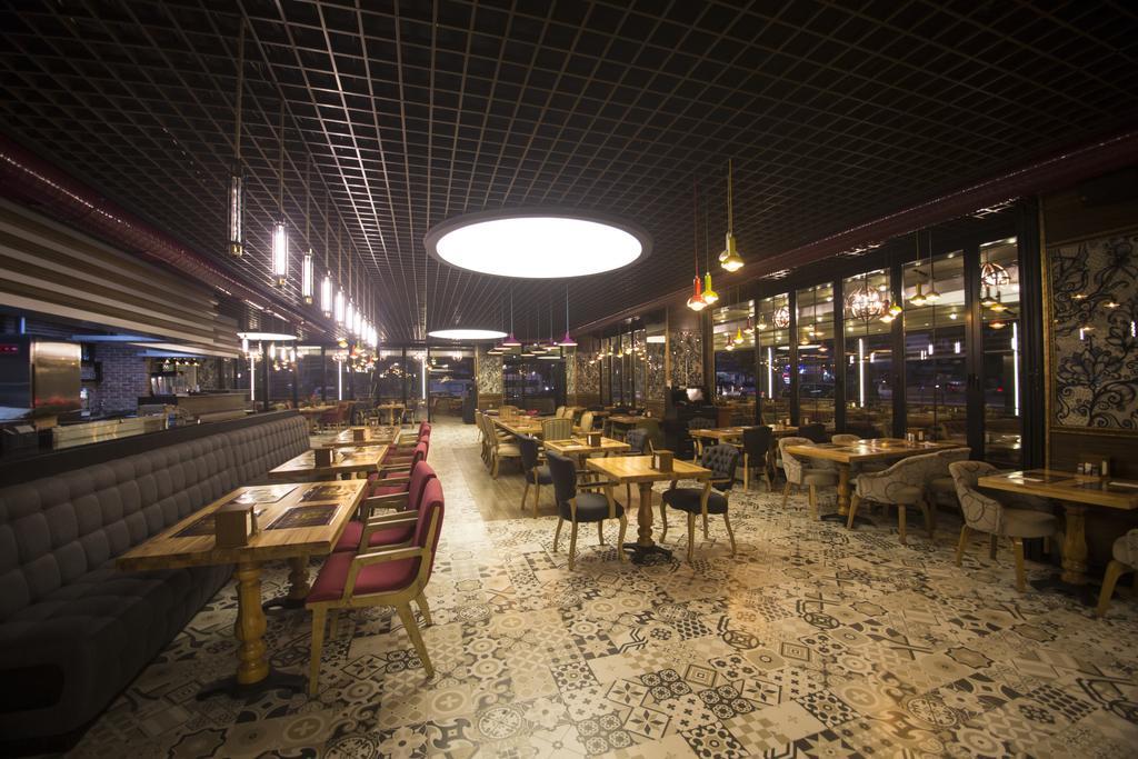 The Corner Hotel Sincan Exterior photo